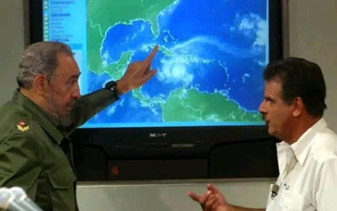 Muchas felicidades al doctor Rubiera por su cumpleaños, siempre nos mantiene informado de los fenómenos meteorológicos, muy profesional y #FidelPorSiempre lo tenía siempre presente #JuntarYVencer