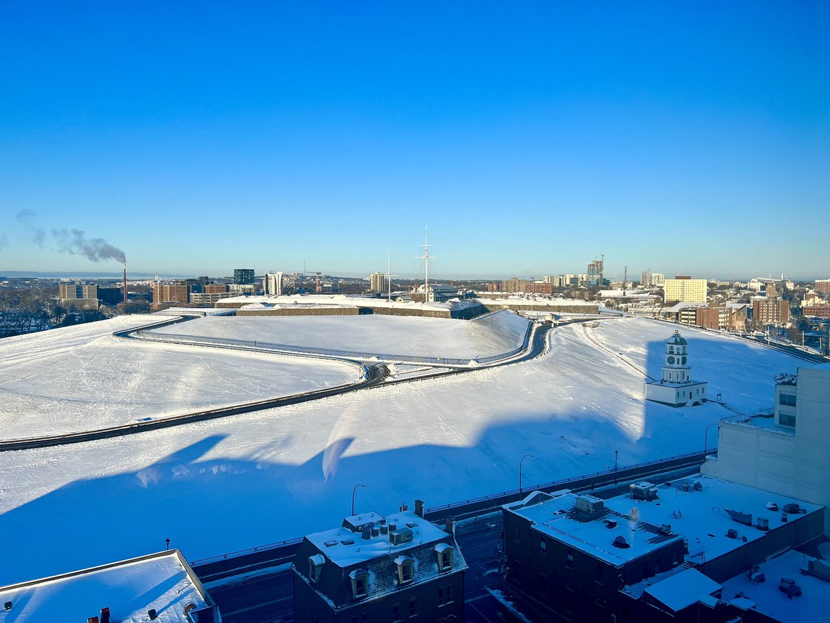 jamesmullinger's tweet photo. Seriously, check out the insane views from just one room at the @SuttonPlaceHtl Halifax. #suttonplacehotel #Halifax #NovaScotia #CitadelHill #experiencesutton https://t.co/XPenUuGImf