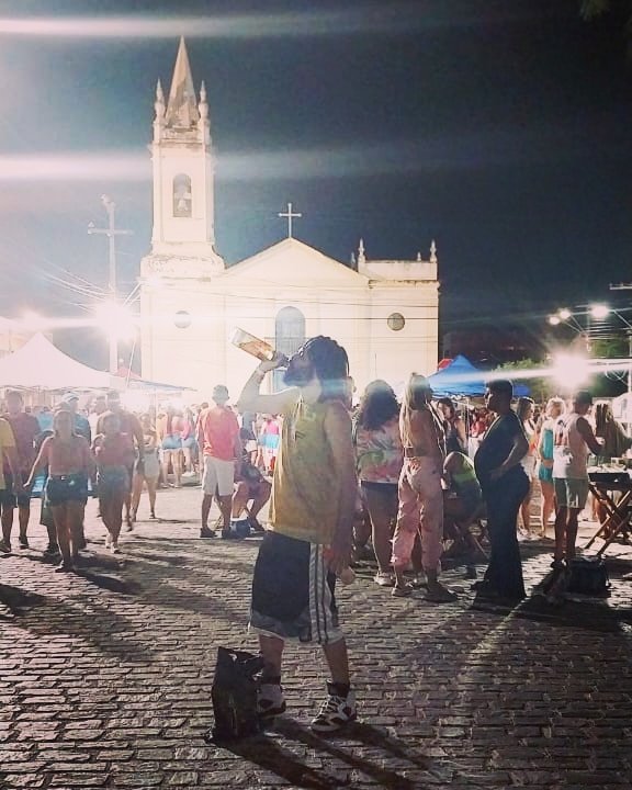 kayo182's tweet photo. Onde tem chiclete?! #onovoanormal #eucaioemtentação #dooutroladodoavesso #ondefoipararsuasanidade https://t.co/G7qIC6T0Vl