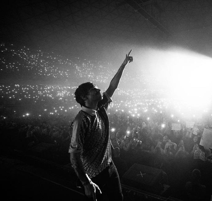 GUY'S WE RE 2ND IN THIS CATEGORY!!
WE CAN'T LOOSE GUYS!!
RT TO VOTE!

I'm voting #Louies for #BestFanArmy at the #iHeartAwards