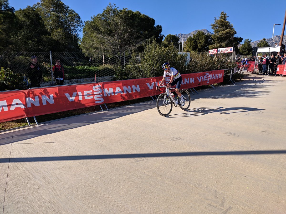 Gawny's tweet photo. ☀️🚴‍♂️🚵‍♂️ #BenidormCX #CXWorldCup https://t.co/lnMKjU73qG