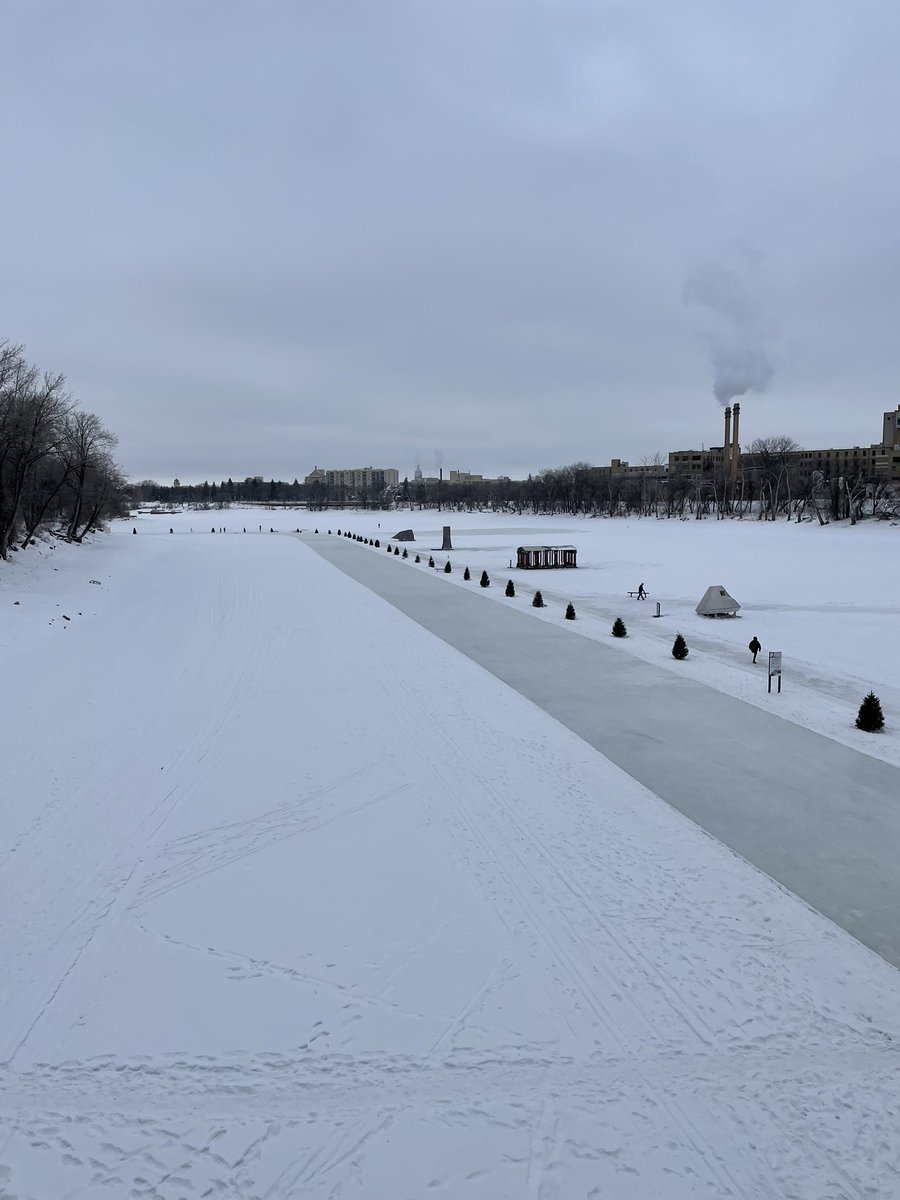 JosueBadi's tweet photo. The forks https://t.co/Rsimlmii5s