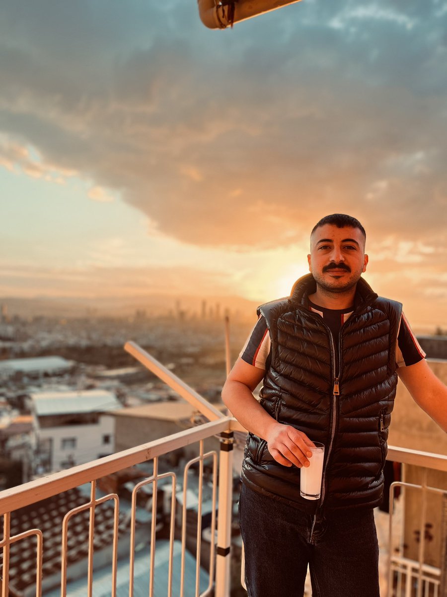 Burrrkiii's tweet photo. Az insan çok rakı. https://t.co/FqIa1t2uH6