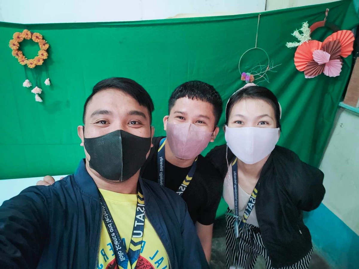 mark_montines's tweet photo. Just the 3 of us✨ 
#FutureEducators 
#future 
#TEACHers https://t.co/NrpriHGRW4