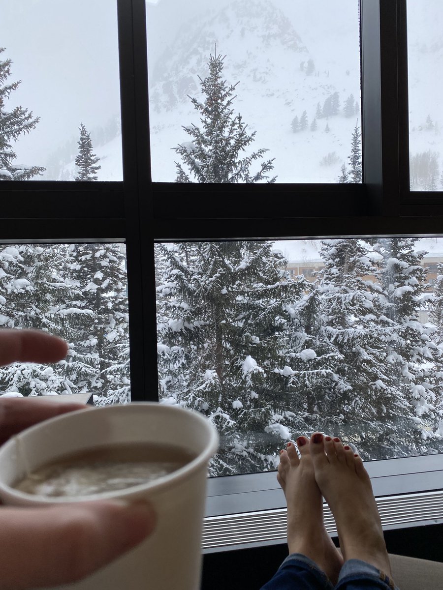 Not a bad place for a pedicure while everyone else is skiing.  #WCBR2023