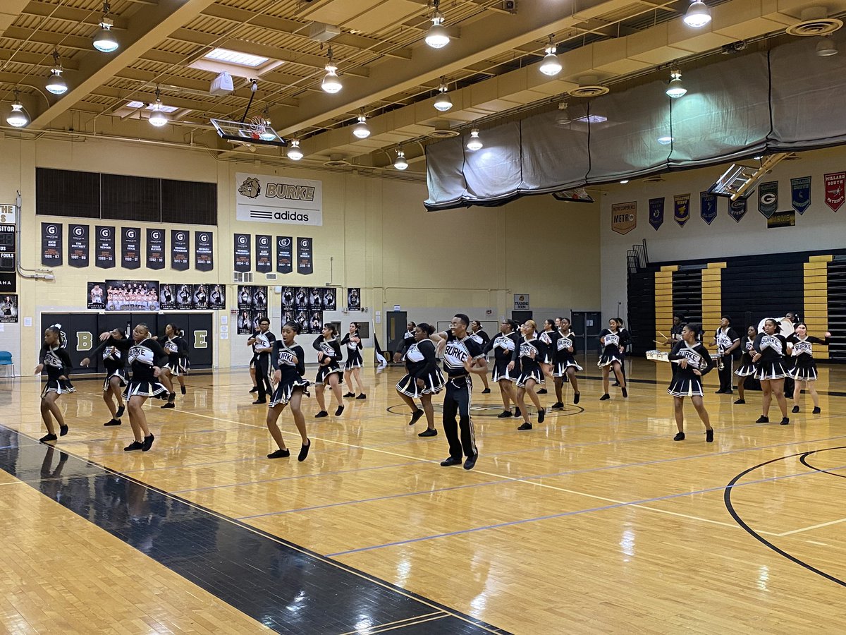drasmussen43's tweet photo. Burke Spirit Showcase today featuring our Burke/Westview Dance, Burke Cheer, Burke Sparkles, and The Marching Bulldogs 🖤💛 Great support here today for these hard working Bulldogs who bring the spirit and Bulldog Pride to our school 🖤💛 #WeAreBurke #BulldogPride https://t.co/ggjGHRUEkO