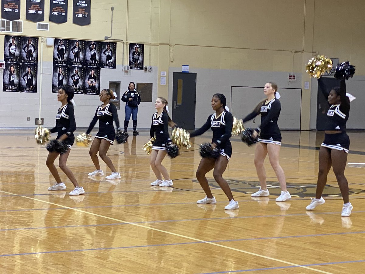 drasmussen43's tweet photo. Burke Spirit Showcase today featuring our Burke/Westview Dance, Burke Cheer, Burke Sparkles, and The Marching Bulldogs 🖤💛 Great support here today for these hard working Bulldogs who bring the spirit and Bulldog Pride to our school 🖤💛 #WeAreBurke #BulldogPride https://t.co/ggjGHRUEkO