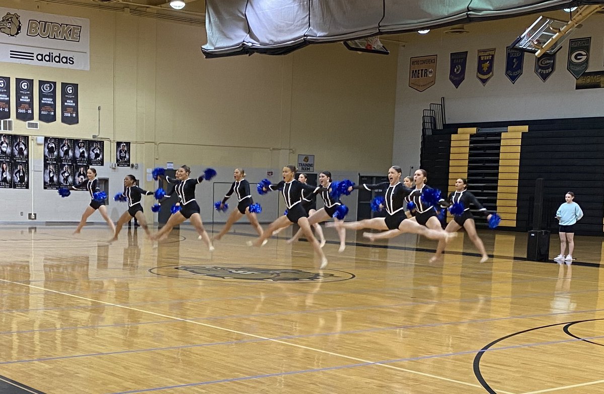 drasmussen43's tweet photo. Burke Spirit Showcase today featuring our Burke/Westview Dance, Burke Cheer, Burke Sparkles, and The Marching Bulldogs 🖤💛 Great support here today for these hard working Bulldogs who bring the spirit and Bulldog Pride to our school 🖤💛 #WeAreBurke #BulldogPride https://t.co/ggjGHRUEkO