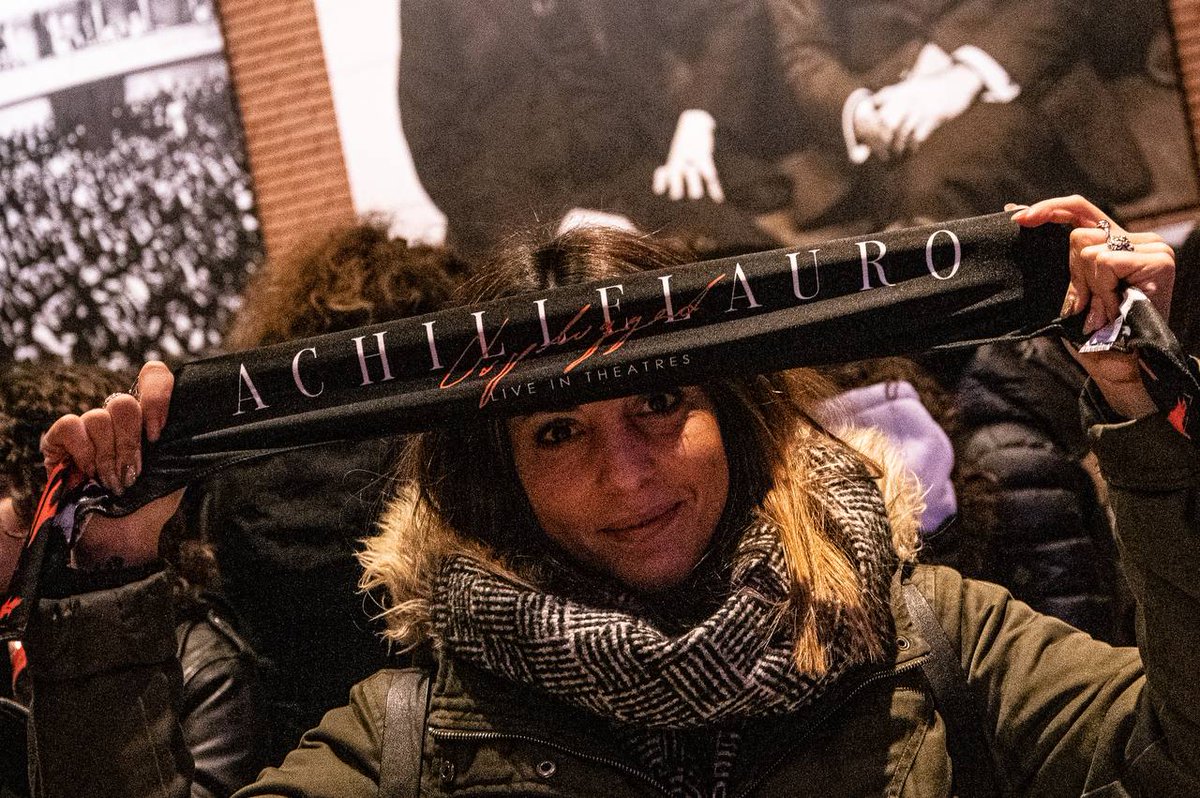 Honiro's tweet photo. È iniziato il tour di @AchilleIDOL ! Saremo presenti in tutte le tappe con lo stand del merchandise ufficiale • vi aspettiamo in tutta Italia #honirostore https://t.co/b0PQ5YZ1jq