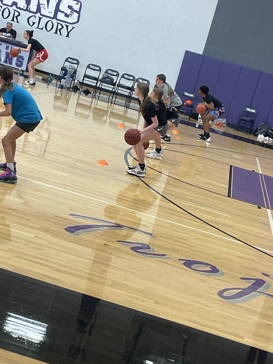 LSDGigem14's tweet photo. To be great you have to be willing to do more than what is expected.  #striveforgreatness #basketball #gobeyond #wacoelite https://t.co/z6bVpJRiY3