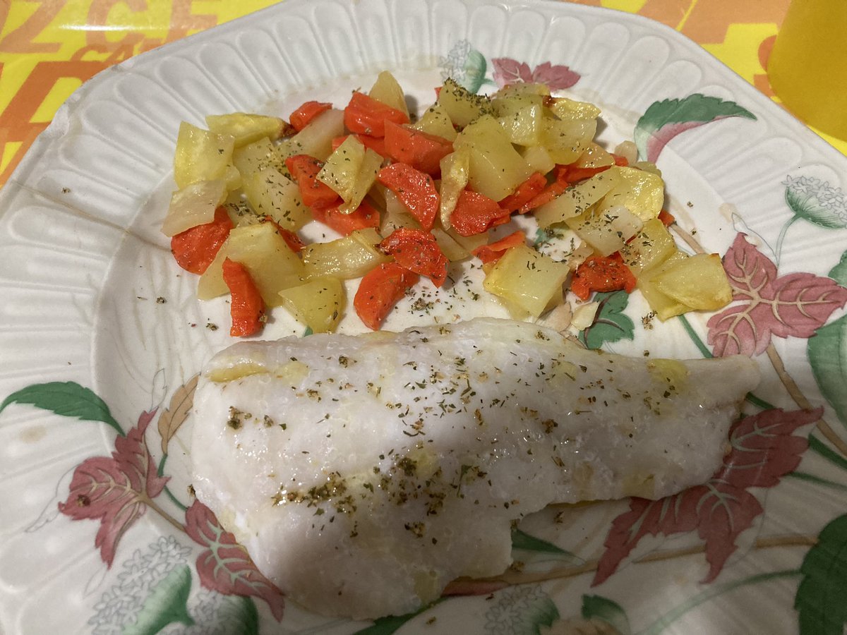 vazquez_fd7's tweet photo. Poco a poco estoy curtiendo mi faceta en la cocina. ¡Contento, que no es poco!😊😊 #BuenasNoches #ModoCocinaON https://t.co/rbSSjSRgcg