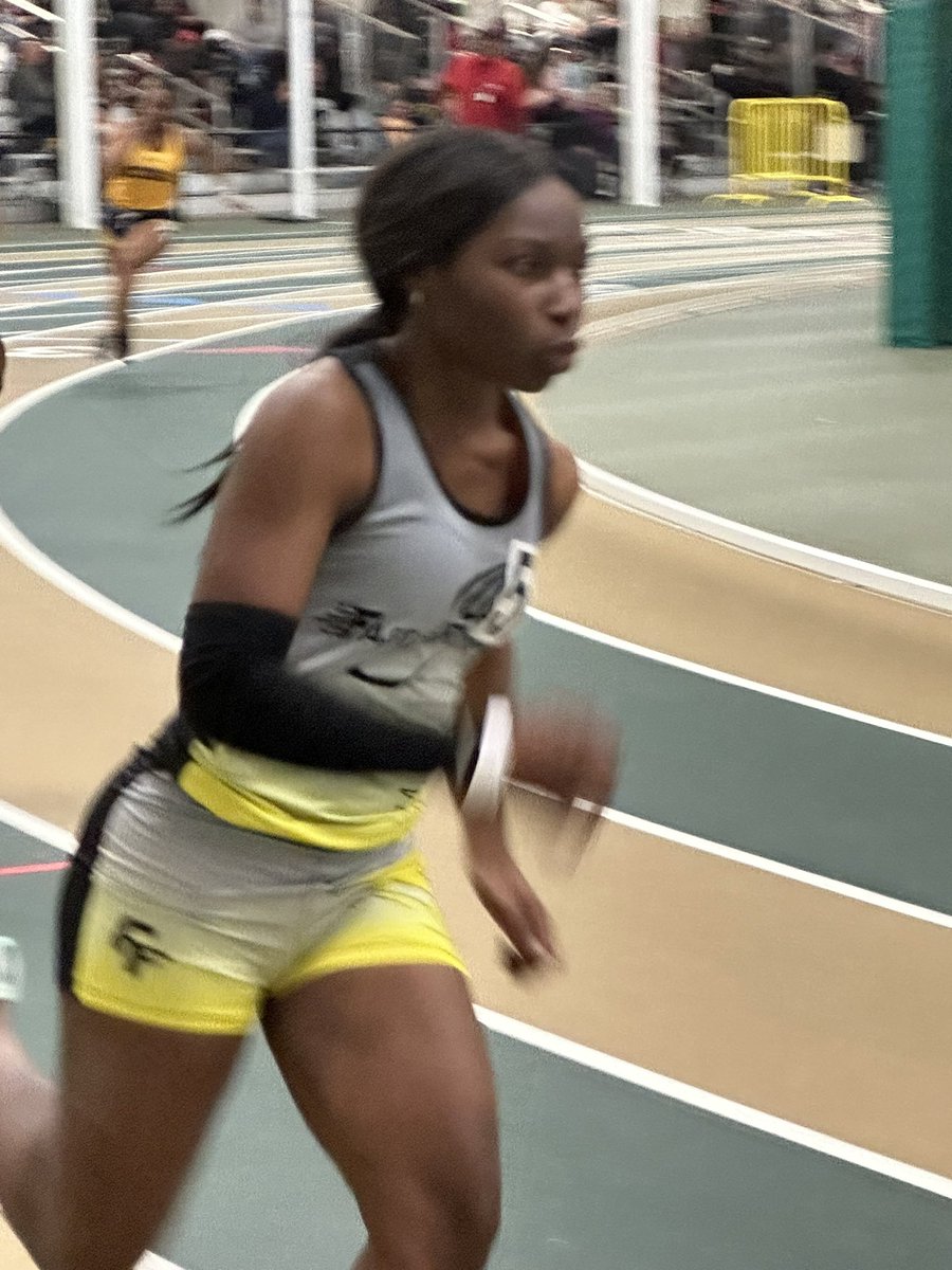 nyasingletary0's tweet photo. JDL Fast Track College Meet                                  Finished 3rd in both of my heats with another PR in the 60m from a 8.11 to a 7.99 😃! 12th place overall 🙂 60m (lane 7) 200m (lane 5) https://t.co/9mxhkzR63V
