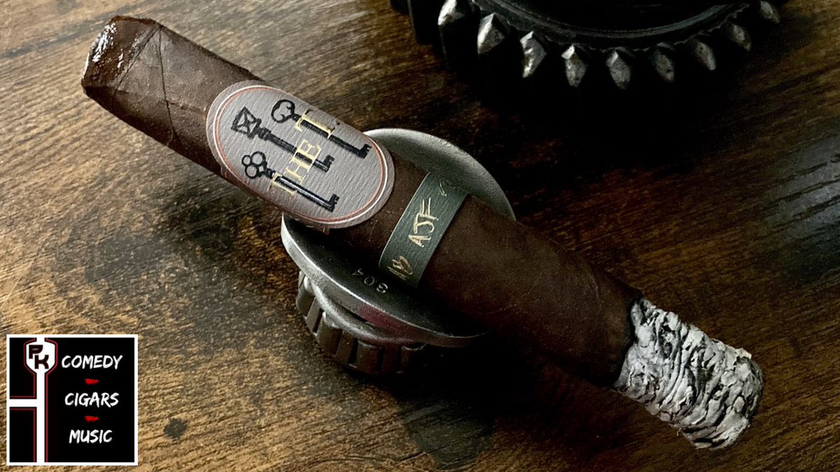 The T. Maduro…Something to do on a Sunday.
👉🏽 comedycigarsmusic.com/post/the-t-mad…
#ComedyCigarsMusic #cigarreview #cigar #cigars