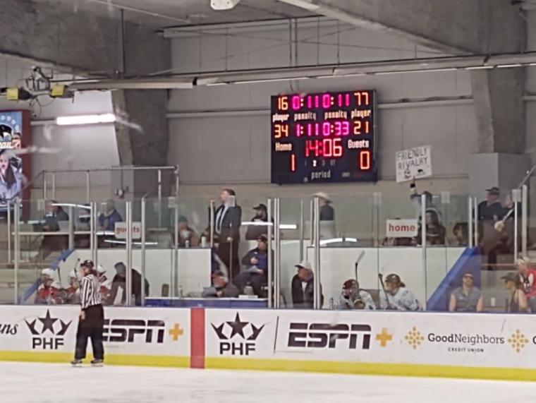 nicktiedo_251's tweet photo. Commitment to the bit. As a dedicated fan I held that "Friendly Rivalry" sign for the block of penalties. #GoBeauts #phf https://t.co/AC6ylWxjS7