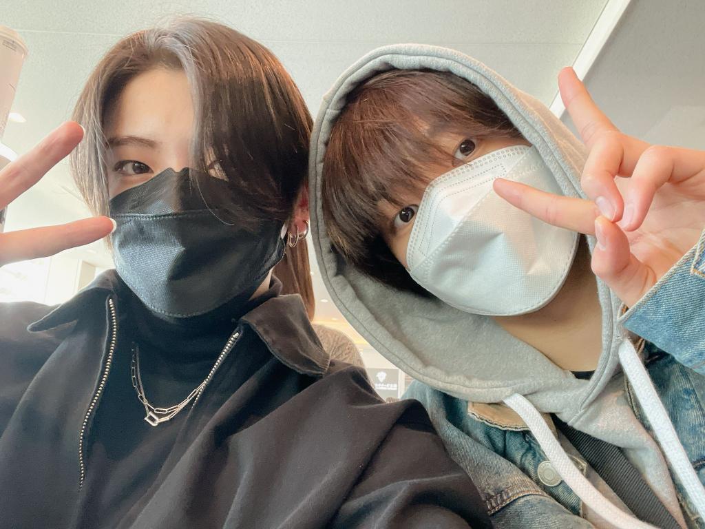 YumaFranceFan's tweet photo. 📸 | 210123 | POST 

Yuma a Posté une photo avec @EuijooFR !

🗨 Allons à Osaka ！！！
#andTEAM #YUMA https://t.co/b1UhZQY8fM