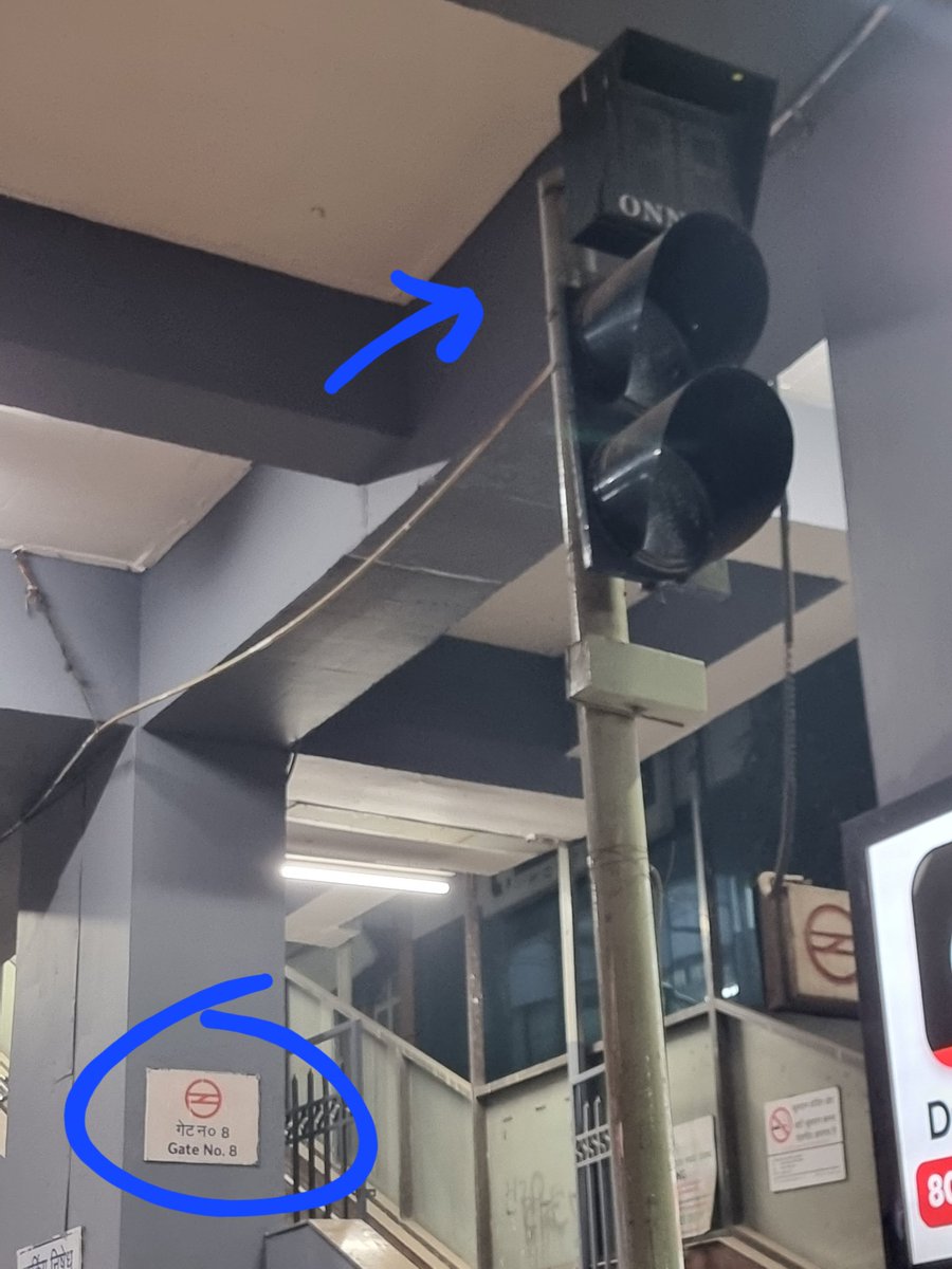 Tech96Parth's tweet photo. @dtptraffic Please fix this pedastrian walking red light in front of Karol Bagh Metro Station Gate#8. Its highly risky for people (especially students) crossing this junction and equally troublesome for vehicle drivers. Hoping for swift action. https://t.co/GJ1LbAEyRv