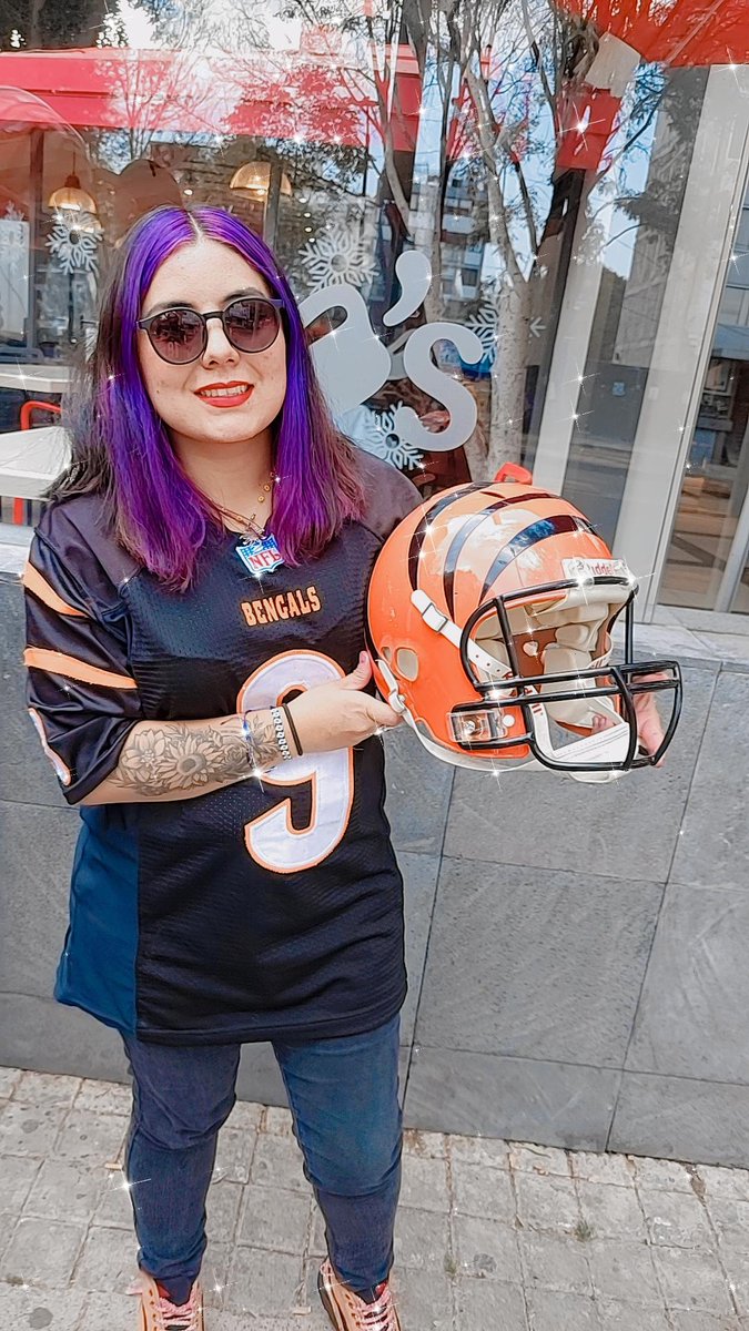jane_bosc's tweet photo. ๐งก๐ค๐ค๐
#WildCardEnTUDN
#NFLPlayoffsEnTUDN
๐ค๐งก๐ค๐
#Bengals #BengalsNation #NFL https://t.co/WZLaxUUjdH