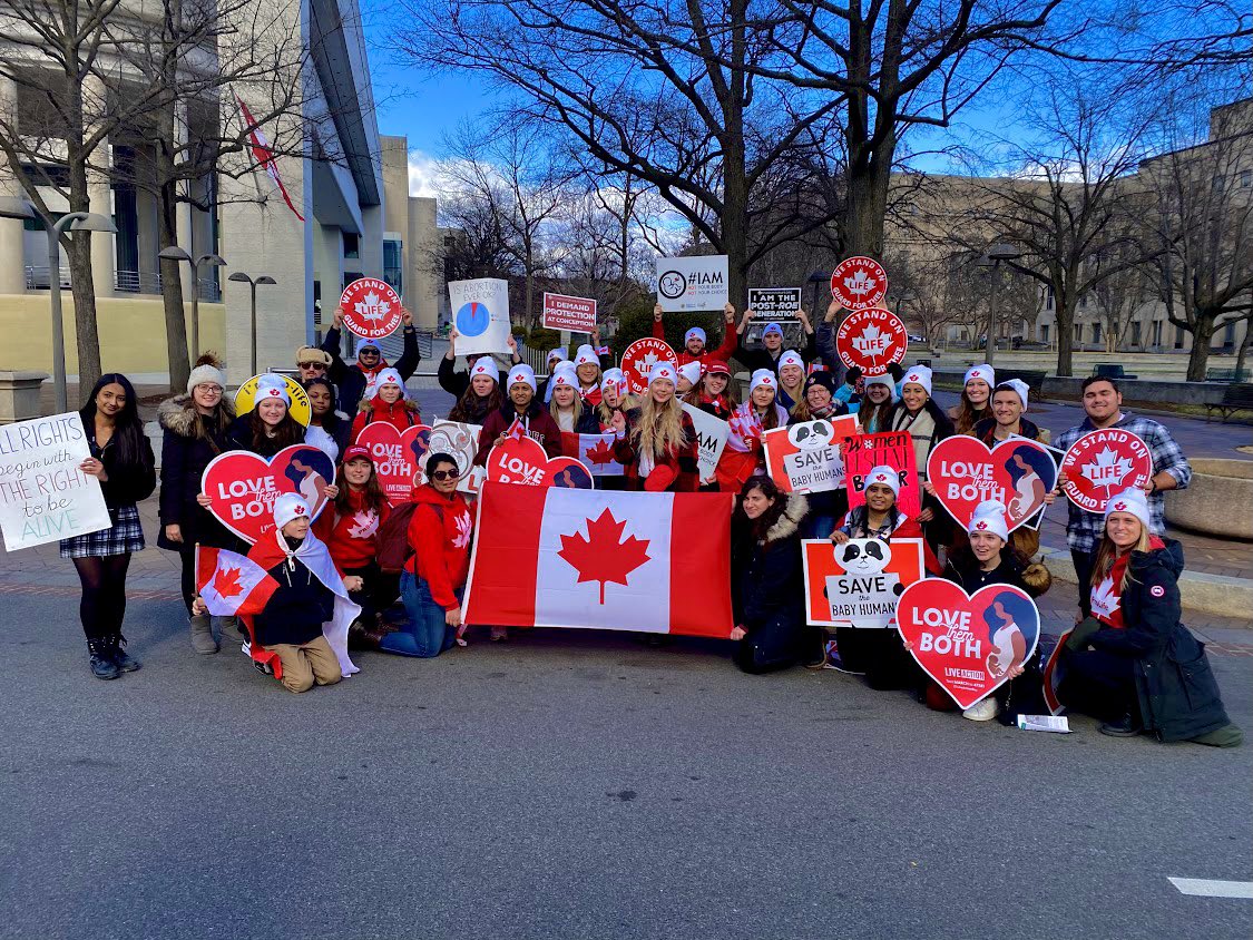 Canadians at the March for Life! #WhyWeMarch #MarchForLife #LoveThemBoth #ProLife @clcyouthprolife @LiveAction @March_for_Life