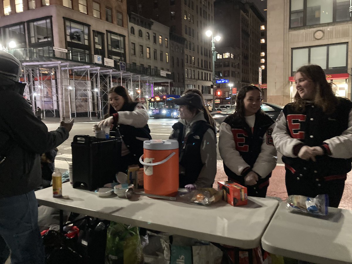 EmersonCavosKC's tweet image. Another successful Midnight Run thanks to the Emerson community and some pretty amazing Key Club members! Months of planning and hard work led us to the streets of NYC last night handing out food, clothing, and toiletries! Catch us again for our next one in the spring! #GoCavos