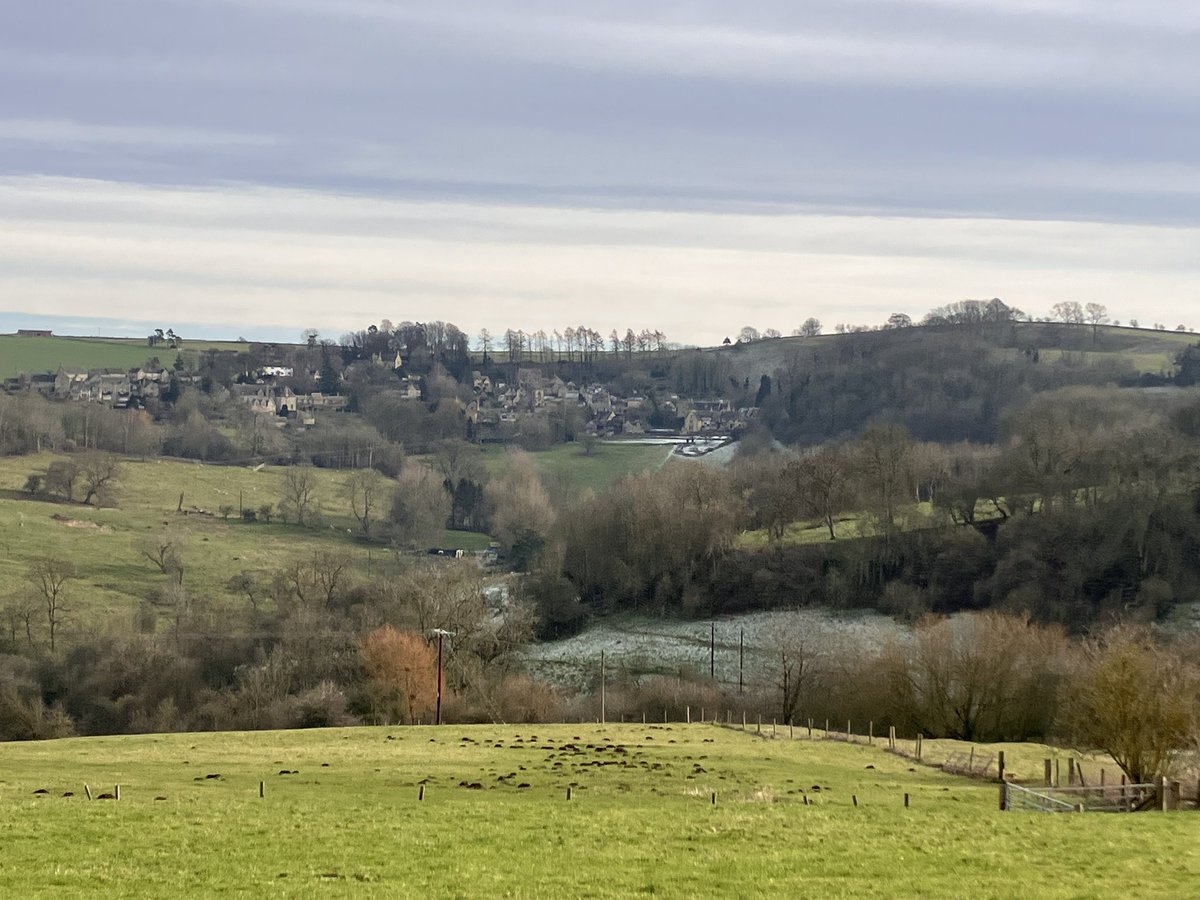 Mark_CN909's tweet photo. #walk1000miles #countrywalking #cotswolds
Another magnificent day yomping around the Cotswolds! Beer in Snowshill courtesy of Donnington Brewery https://t.co/hHj87uhghz