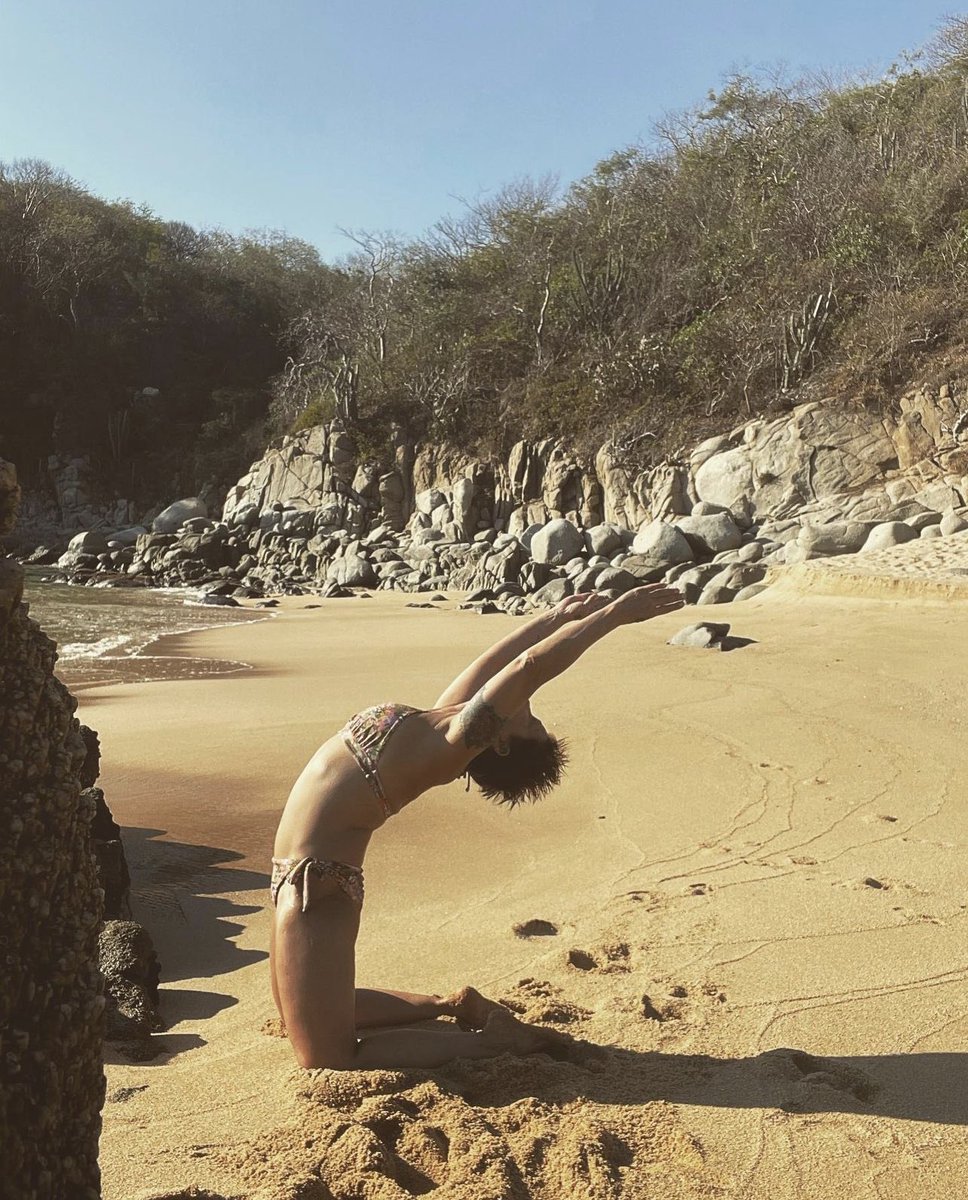 Al3jandraGuzman's tweet photo. Libre como el viento…y un mundo por andar! https://t.co/s3pU23ib9M