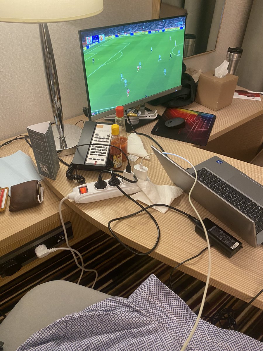 gipergiper's tweet photo. Live score 2-2, ultimate bapa2 nyetrika sambil nntn bola https://t.co/Bv9mdNOd14