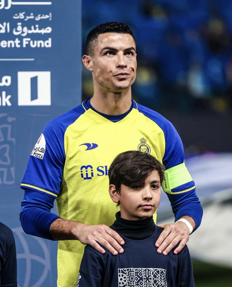 433's tweet photo. Making his Al-Nassr debut as the club's captain 🇸🇦©️ https://t.co/MXYxNgRylZ