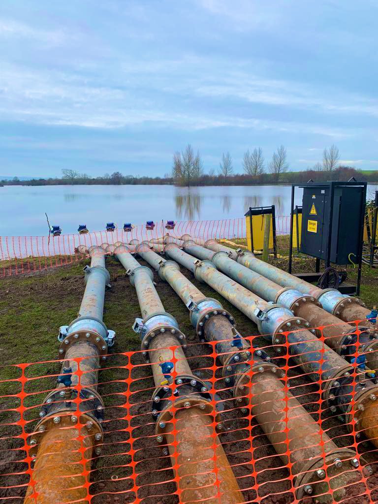 FieldOpsEA's tweet photo. 7 million cumecs pumped in the last 24h (up by 1 million on the previous day) from the Somerset levels &amp; moors. We are repositioning some of our pump assets to keep optimum pumping as levels recede at some locations. We continue to deploy additional pumps to reduce water levels. https://t.co/OfRhfEpKZ9