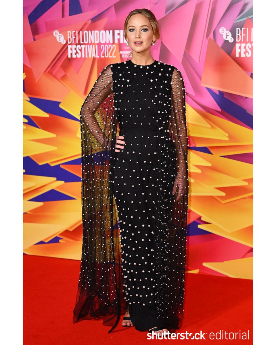 Today is #NationalPolkaDot Day! Whether for chic red carpet looks or casual everyday wear, polka dots have always been a fashion staple! shutr.bz/3gWwqwr 📸 @Shutterstock - Bec Lorrimer/@CondeNast - GHOST - David Fisher