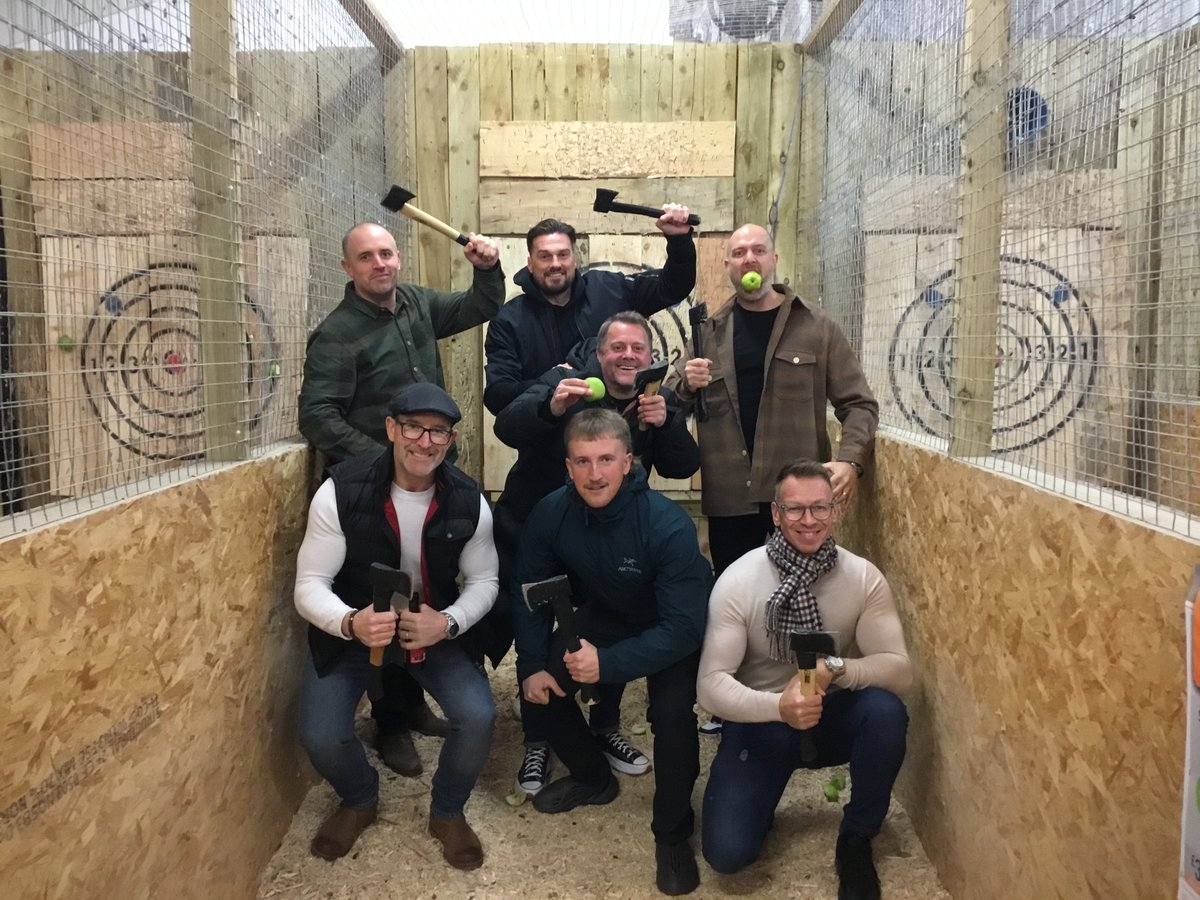 timber_jacks's tweet image. Group sessions are always great fun! Keep them coming🔥🍏 #BookToday #AxeThrowing #ActivityIdea #PartyPackage #Axes