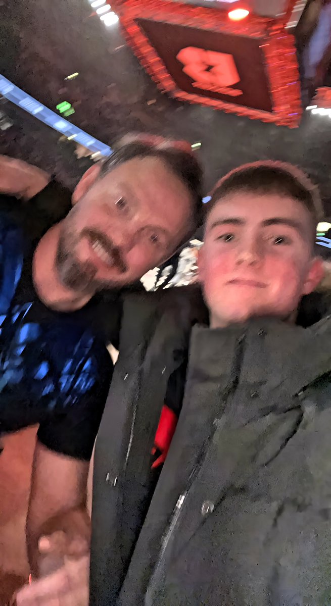Calum20's tweet photo. Great night at the Eubank Jr vs Smith fight last night! 🔥🥊 https://t.co/s3ZMOC2Hz3