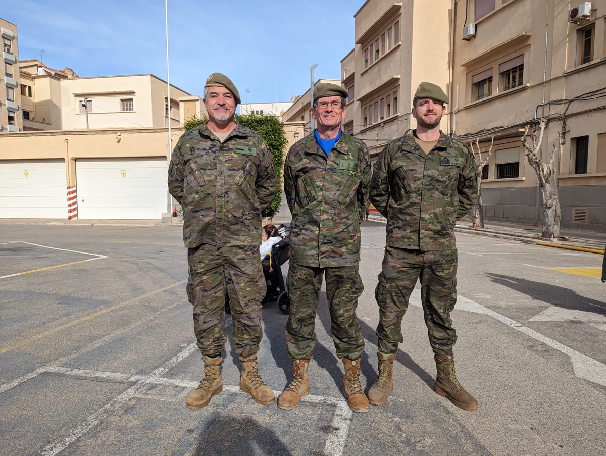 ARIBAL_RV's tweet photo. Una representación de los #ReservistasVoluntarios de #Baleares de #ARIBAL estuvieron presentes en el acto de la Unidad del Cuartel General,  presidido por #COMGEBAL en el acuartelamiento #GeneralPalacios de #Palma

#FuerzasArmadas

@COMGEBAL_ET @Defensagob https://t.co/KrLZMM5qR1