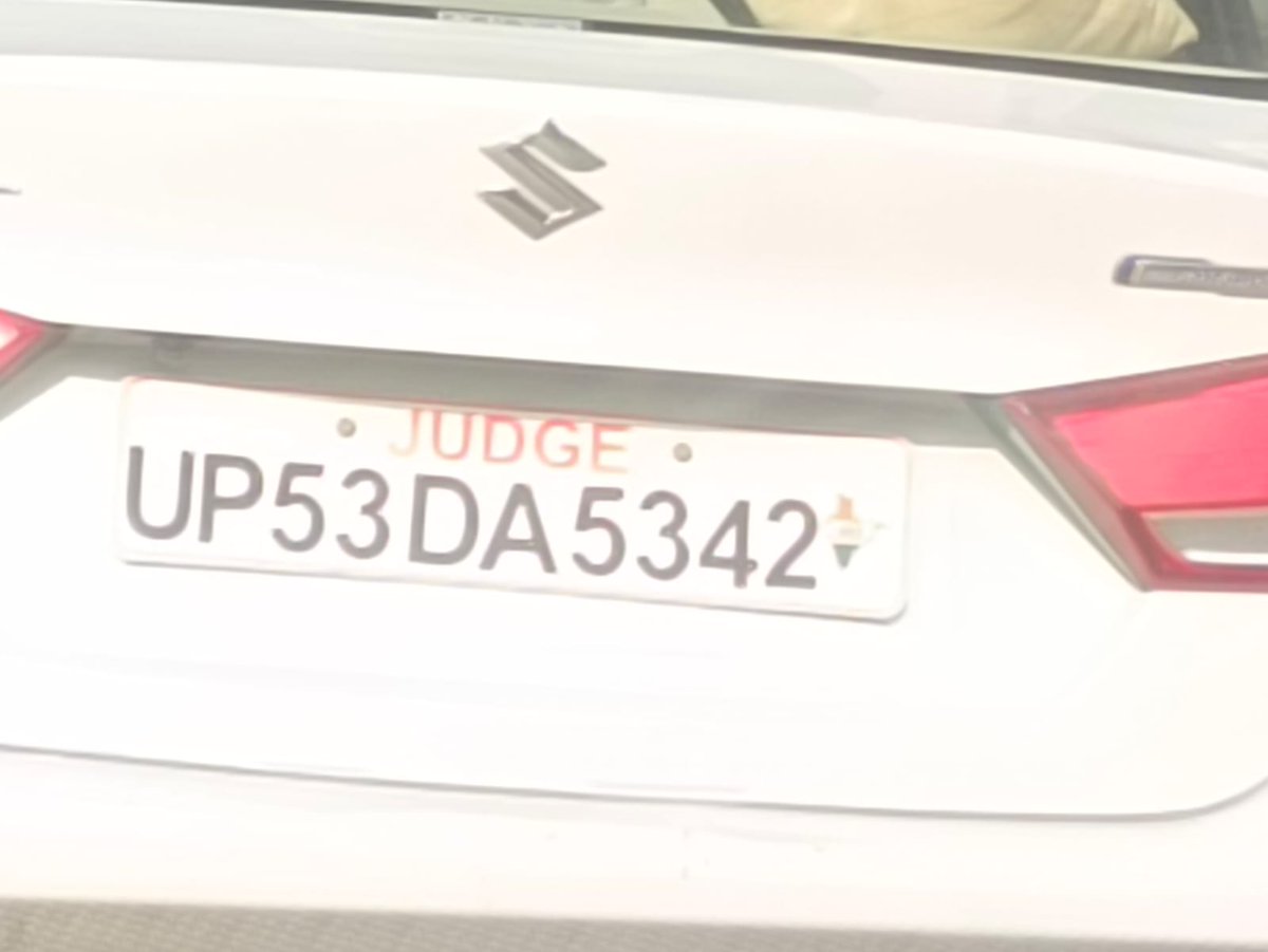 ksomitra's tweet image. @myogiadityanath @Uppolice 
#Rashdrive this vehicle with judge logo was driving very harsh with two ladies sitting at back in Lucknow. Where sirens are ban the car driver was driving with sirens on. Request for challans to these vehicles