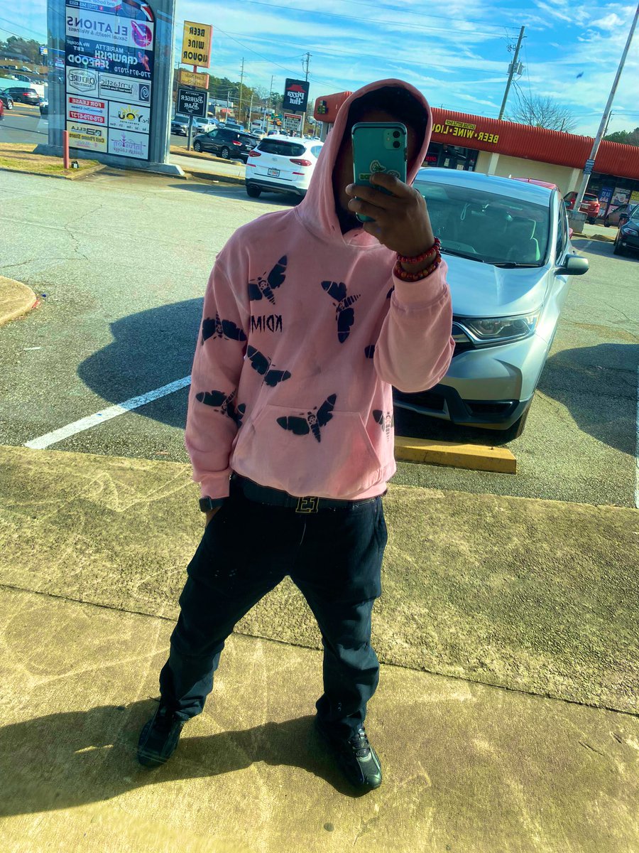 Kdimnds's tweet photo. I took this on the side of a building 🤳🏾 https://t.co/wB8iFD8IOo