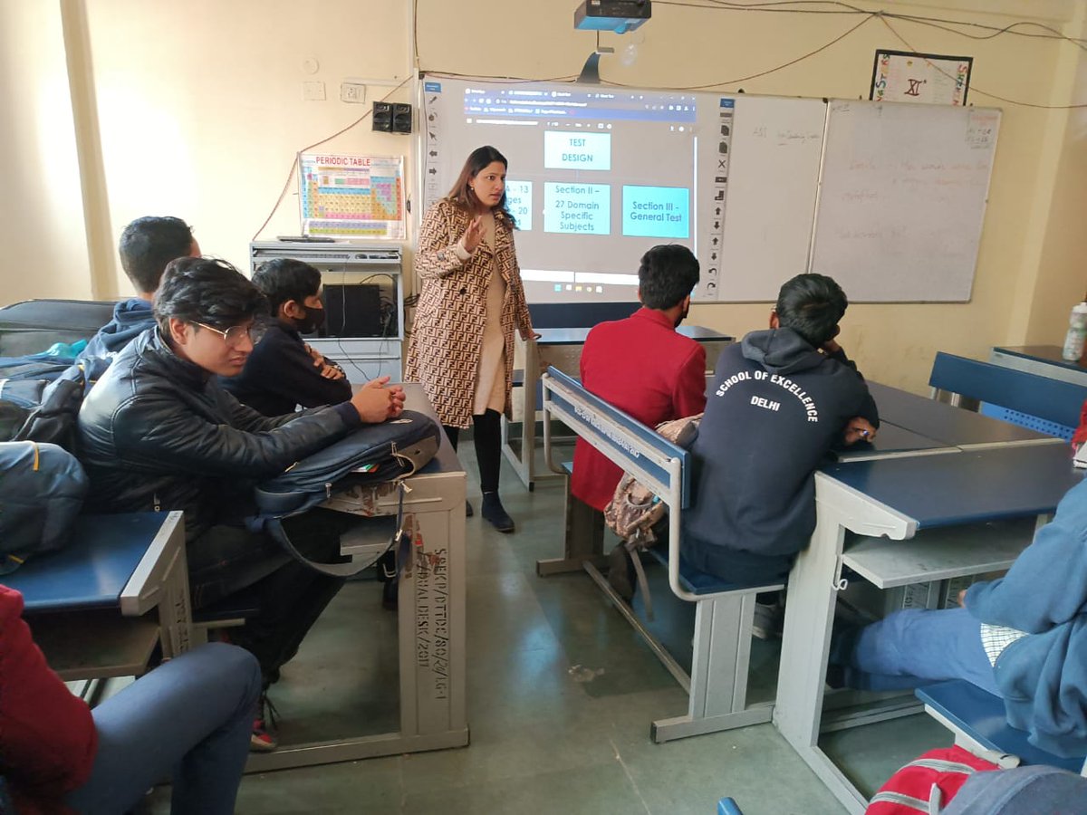 AmbedkarSoSEKhp's tweet image. #DelhiGovtSchools
#GettingFutureReady

CUET session held in the school for Class XII students by EVGC was to create awareness about the process.  
It will help students prepare at the end of Class XII to get admission in various undergraduate courses in the Indian universities.