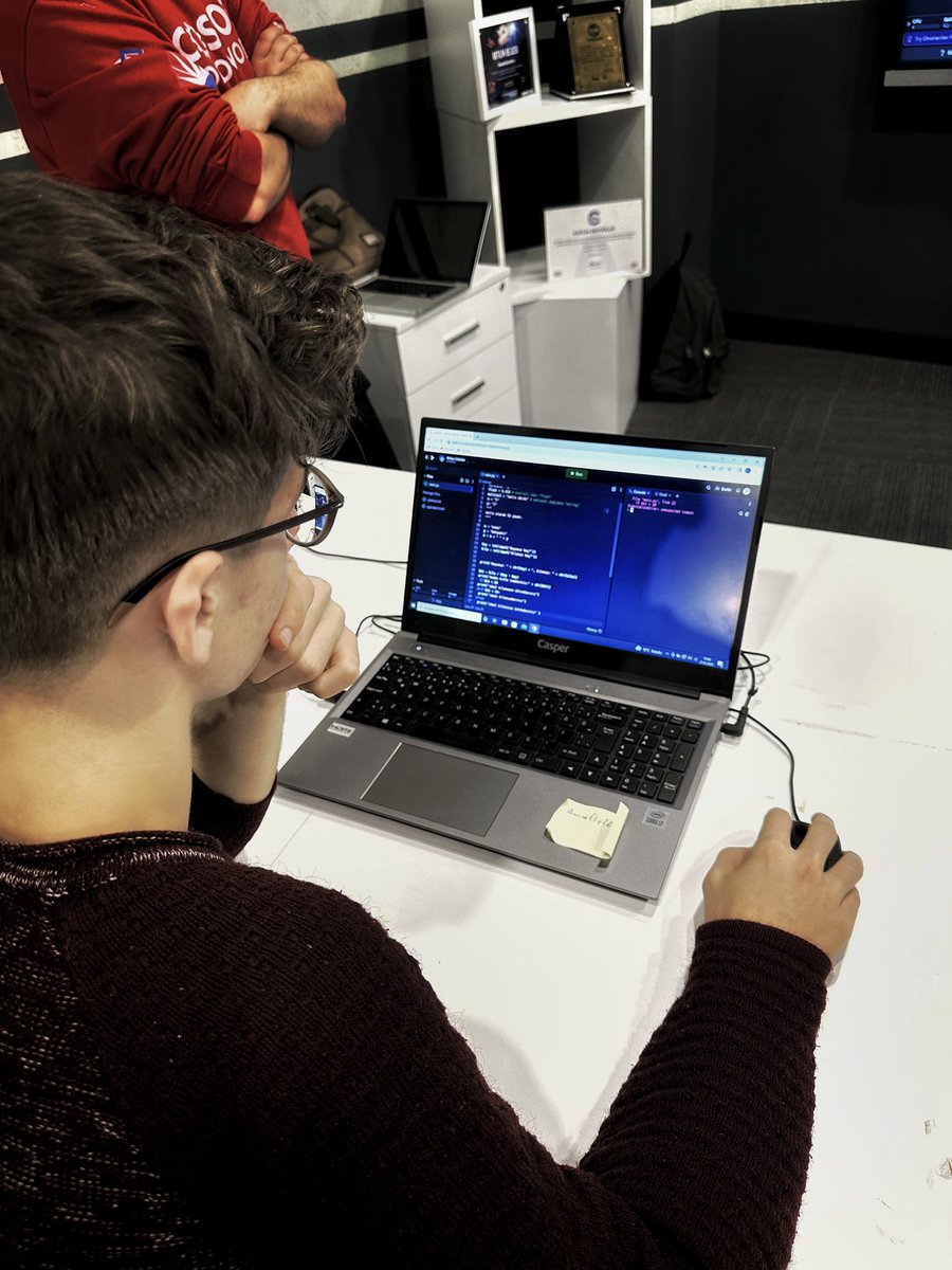 Bu haftasonu <a href="/AtolyeUskudar/">Atölye Üsküdar</a> 'da  Arduino ve Python eğitimleri gerçekleştirdik. Bize bu fırsatı sundukları için <a href="/AtolyeUskudar/">Atölye Üsküdar</a> ‘a çok teşekkür ederiz! 💻💫⚙️❤️
<a href="/FIRSTweets/">FIRST</a> <a href="/FYukselFound/">F. Yuksel Foundation</a>