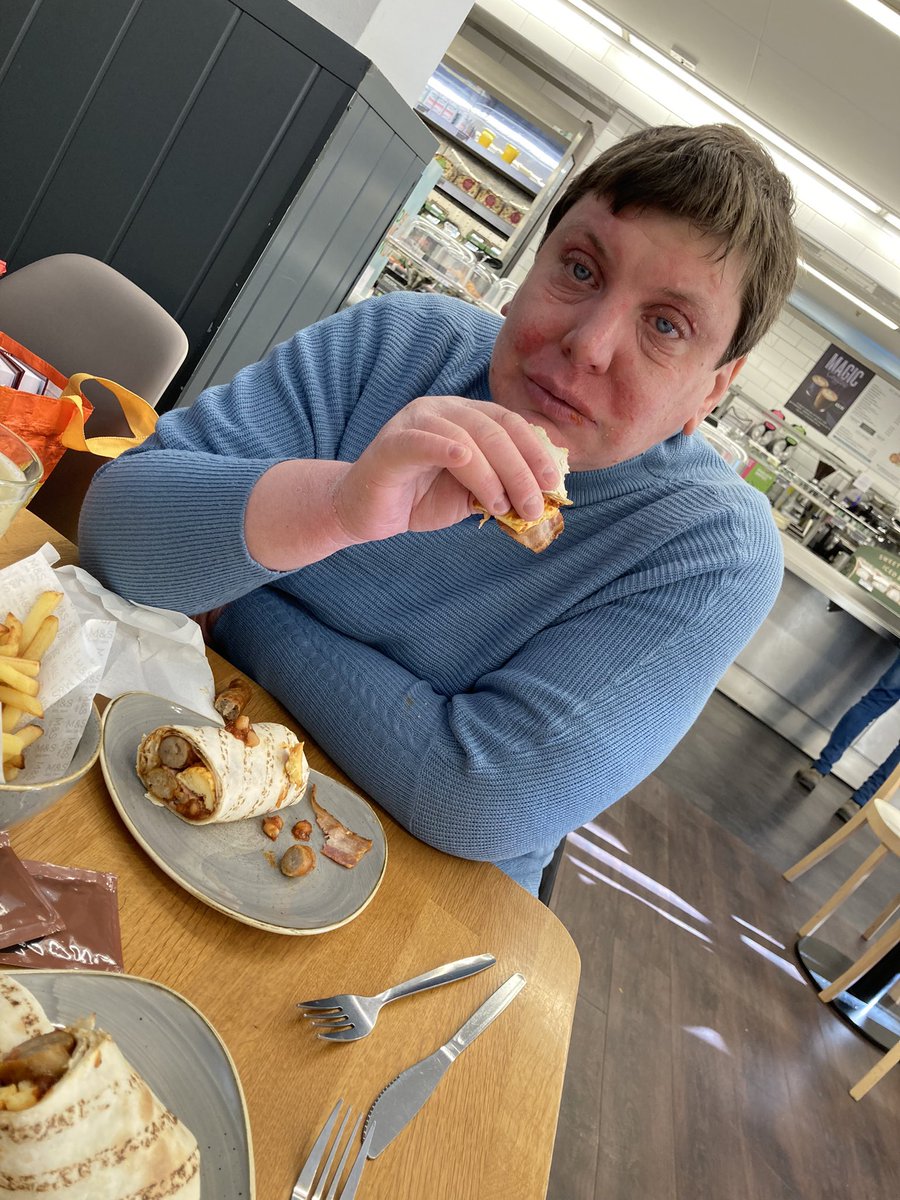 chantelle1970's tweet photo. @jowhiley I took my little sister with LD for a bite to eat at M&amp;S Aylesbury today ❤️ She made me buy new shoes 😂 https://t.co/LyKKcydmTe