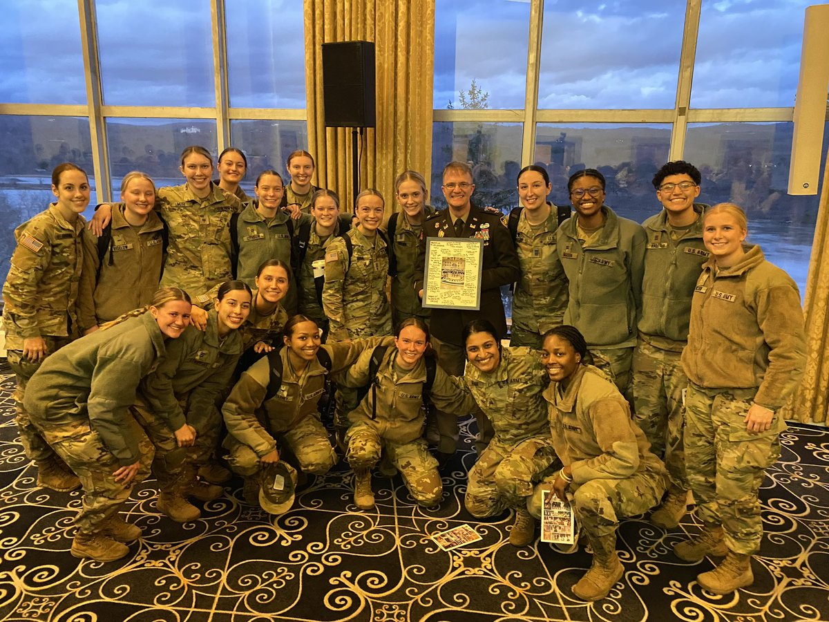 ArmyWP_WBB's tweet photo. Congratulations to former LTC Ben Wallen on his promotion to COL Ben Wallen. The lives that he has touched cannot be quantified. Ben, thank you for your sacrifice, your selfless service, and your contagious positivity that brings joy to everyone you meet. https://t.co/FRexWdMJrO
