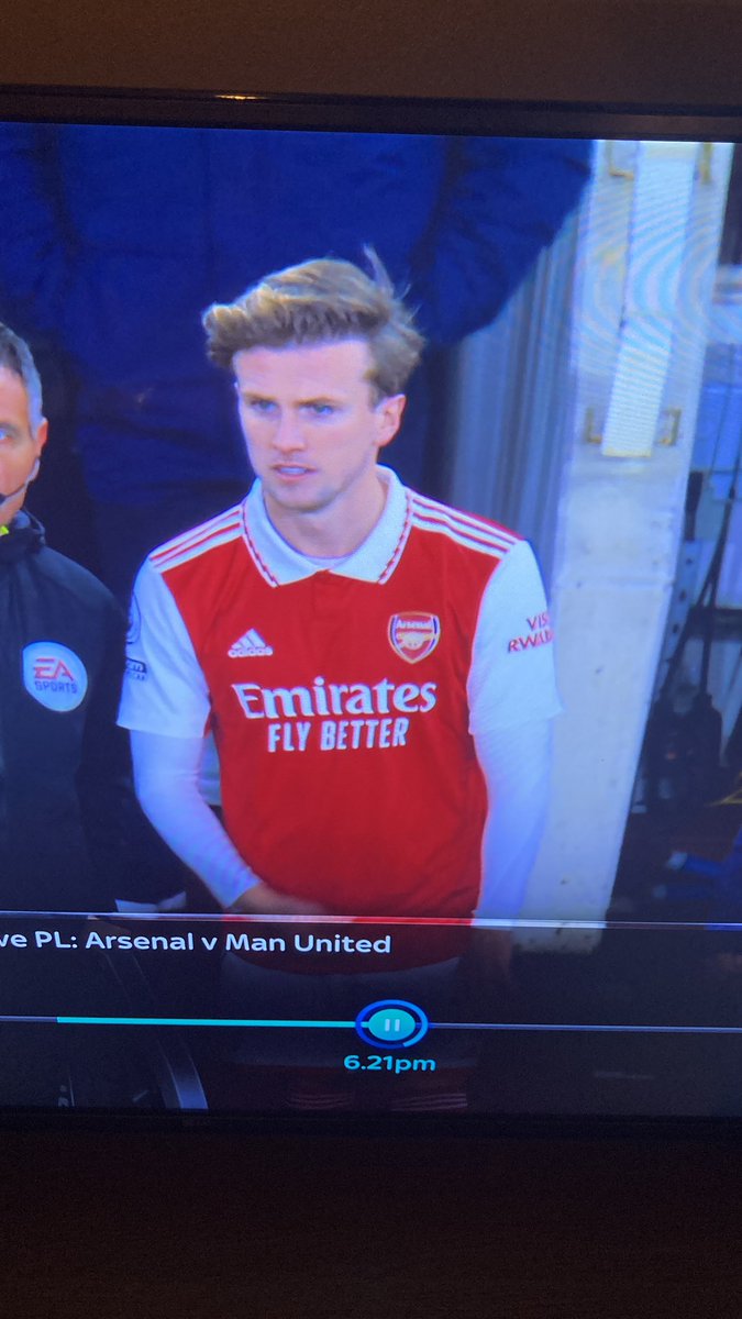 D3eaks86's tweet photo. Some comeback from arsenal that! Almost as good as Rob Holding’s hair! #ARSMUN https://t.co/WUPvjLPCYH