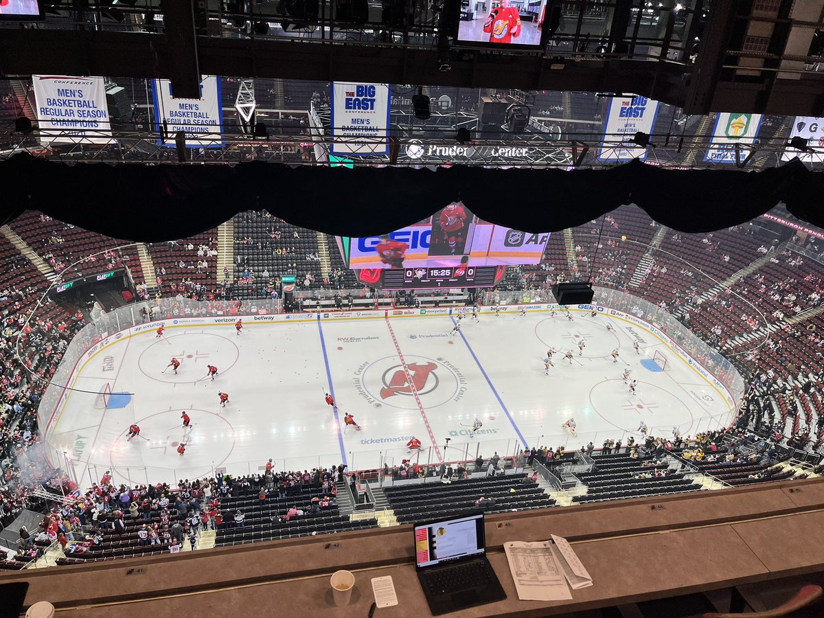 JG_PxP's tweet image. Tristan Jarry and Vitek Vanecek lead the #Pens &amp;amp; #NJD out for warmup. 

⏰: 2P
📍: @PruCenter 
📻: @1059thex &amp;amp; @penguinslive 
📡: @SiriusXMNHL 942
📱: @penguins + @iHeartRadio apps