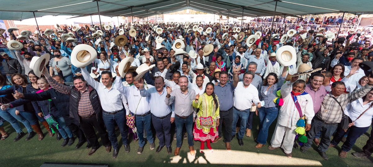 El <a href="/gobdgo/">GobDgo</a> del Dr. <a href="/EVillegasV/">Esteban Villegas V.</a> trabaja para que las comunidades indígenas mejoren su calidad de vida y conservar su identidad cultural. 

Ing. <a href="/HectorVelaV/">Héctor E. Vela V.</a> SGG en el foro de consulta para el Plan Estatal de Desarrollo y entrega de apoyos alimentarios en la Huazamota, Mezquital.