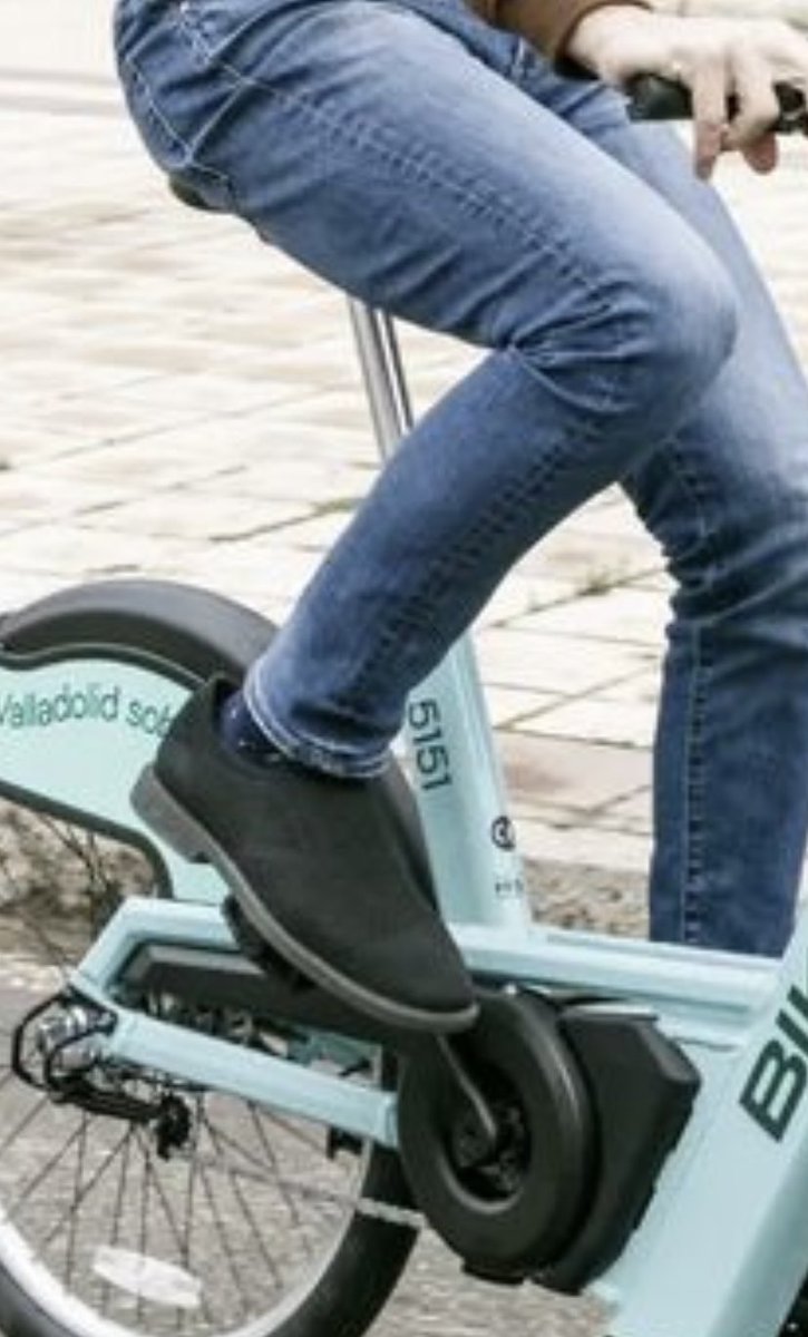 🙏🏻🙏🏻 Necessito explicacions urgents sobre les sabates de Pedro Sánchez! 🚨🚨 Són ortopèdiques? 😵‍💫😵‍💫 Les havíeu vist mai abans? 🧟🧟#ayuda #sos #pedrosanchez #moda