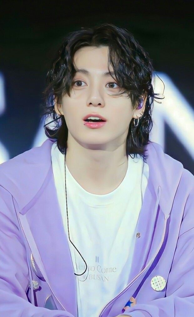 VKFLORAL's tweet photo. #taekookau where Taehyung and Jungkook were doing their best being in a relationship while their group was in its peak.

It was hard hiding it... also hard hiding the fact that they had a daughter to their fans.

Until she runs onto the stage one day during a concert to hug them. https://t.co/sfTXwFws2e
