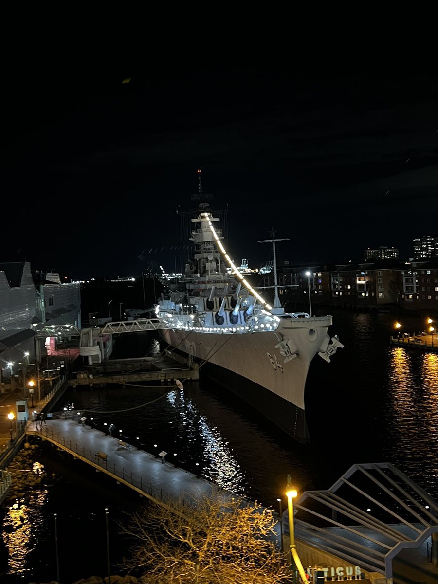 WarshipCam's tweet image. USS Wisconsin (BB-64) Iowa-class battleship docked in Norfolk, Virginia - posted January 22, 2023 #wisconsin #bb64 

SRC: TW-@battleship64