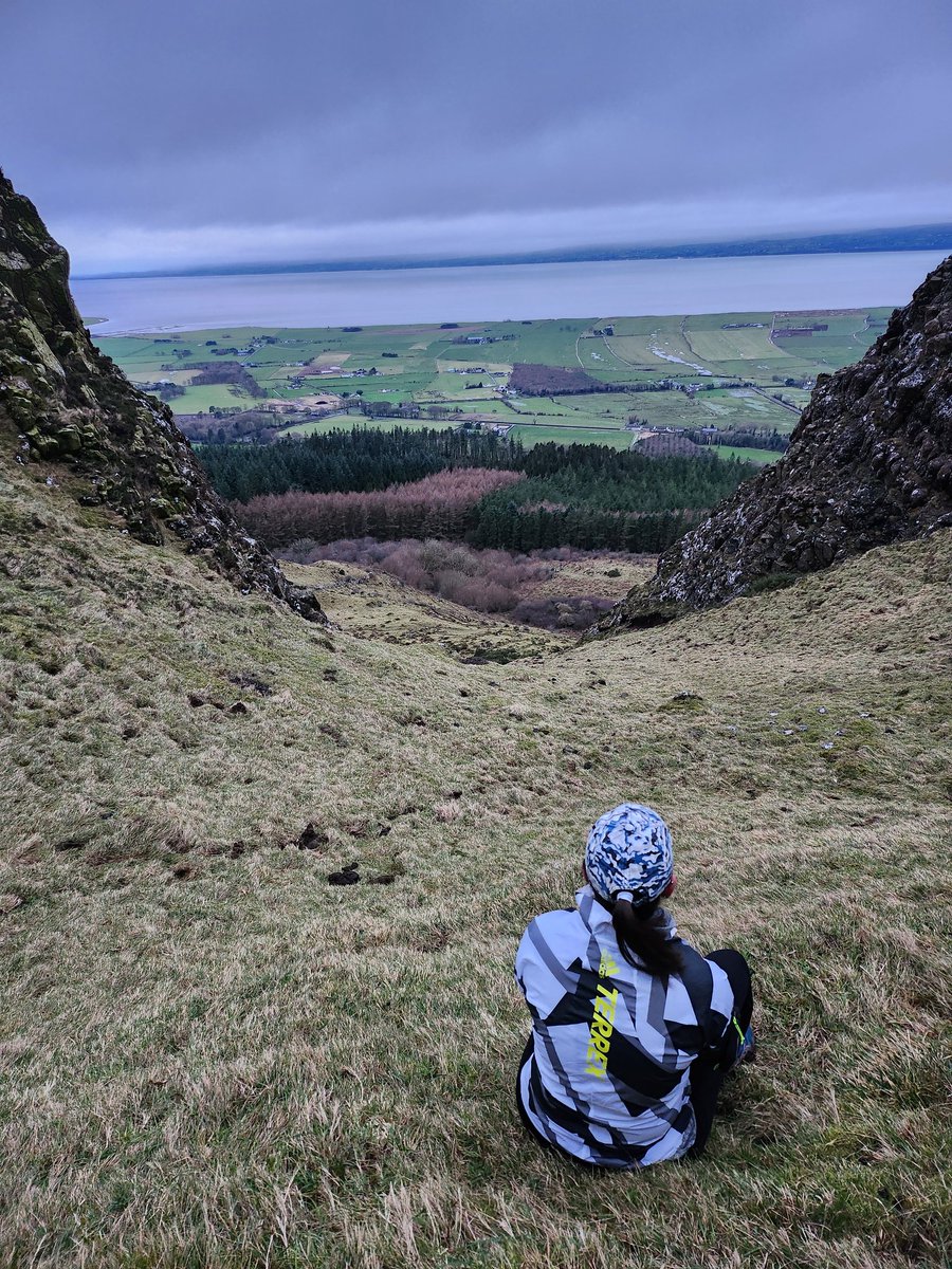 I could sit here all day watching the world go by.........#Binevenagh.

@CCAGTourismTeam
<a href="/VisitCauseway/">Visit Causeway Coast & Glens</a>
<a href="/CausewayCouncil/">Causeway Council</a> <a href="/VisitLimavady/">Visit Limavady</a> #daydreaming
