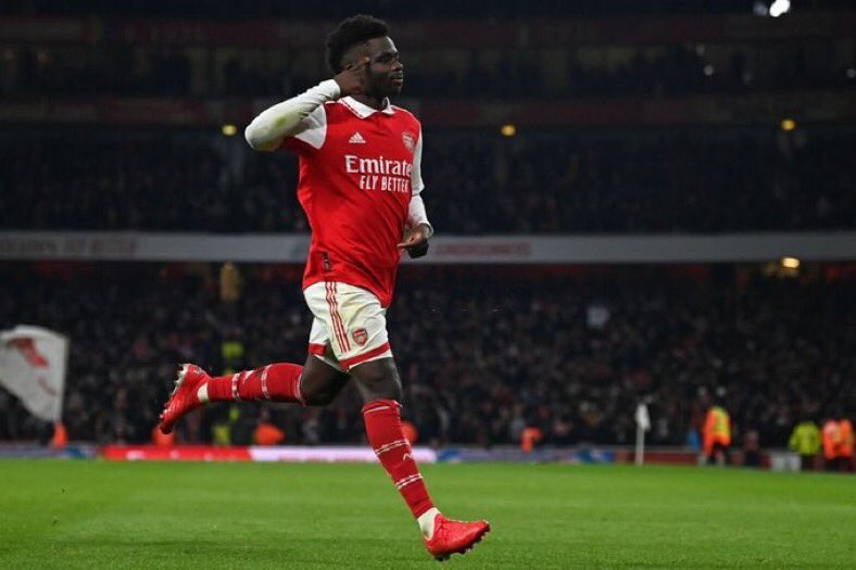 BeritaArsenal's tweet photo. We love you Arsenal, we do,
We love you Arsenal, we do,
We love you Arsenal, we do, 
Oh Arsenal we love you... 

@Arsenal https://t.co/5aqb4jNezB