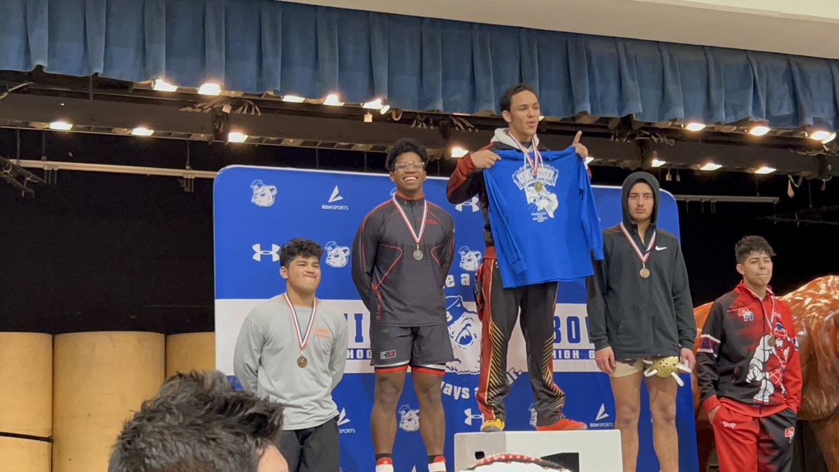 bigmoves_x's tweet photo. Amazing first tournament back at Bowie invitational placed 🥈thank you @Dr_JMendivil for getting me back to this point! #multisportathlete @HanksWrestling @HanksXC_TF @Hanks_Football @CoachJamesLee_ @Coach_allendl @CoachAaronPrice @CoachJoeAustin @CoachBlair8282 https://t.co/Wmh3SnStXJ