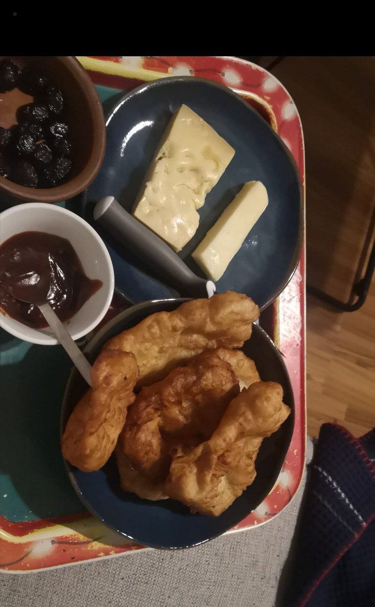 Bakın,pişi her saatte yenebilir bi şeydir. Aksini iddaa eden ağzının tadını bilmiyordur.