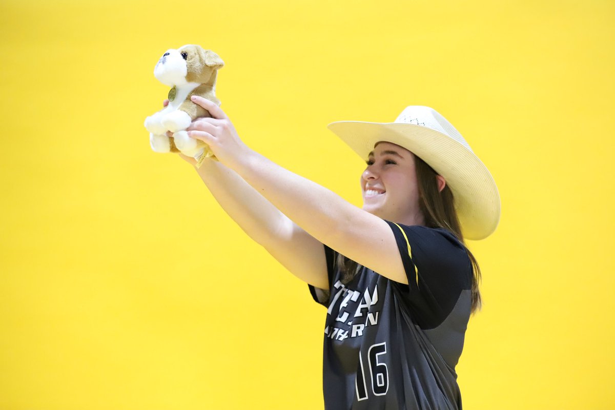 TLUsoftball's tweet photo. ‘Bout the money all 2023 💰 💍 🏆 

Media day ✅

#TooLiveU | #PupsUp https://t.co/fnqaUZjfoQ