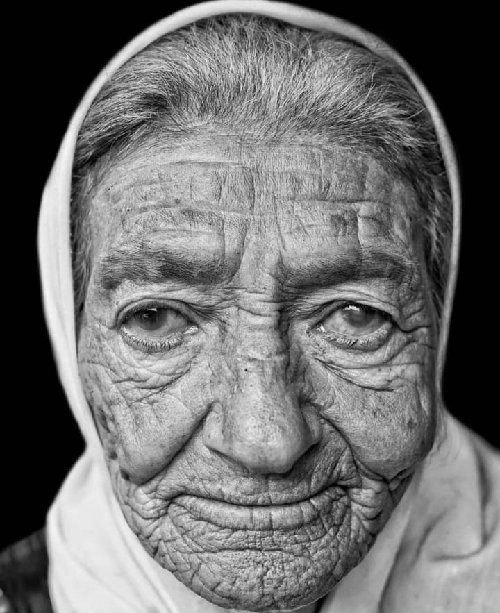 ayisigi34my's tweet photo. Her şeyi zamana bırakalım da, 
Ne kadar zaman kaldı? 
Bütün mesele orada... 

Ayşe Kulin https://t.co/eoyCtYJCR1
